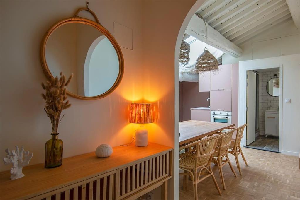 Cozy Love Nest Near The Old Port Marseille Bilik gambar