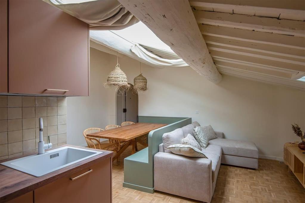 Cozy Love Nest Near The Old Port Marseille Bilik gambar