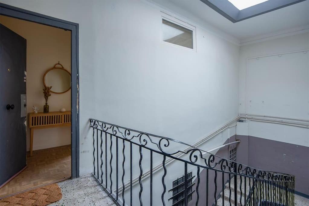 Cozy Love Nest Near The Old Port Marseille Bilik gambar